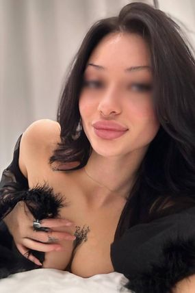 Babi Polish Escort in Earl's Court