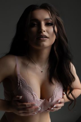 Agora Russian Escort in Earl's Court