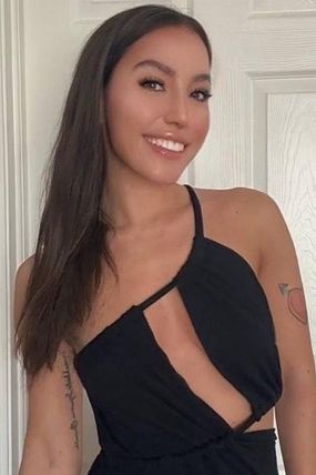 Dizora Italian Escort in Earl's Court