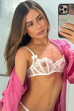 Mizar Brazilian Escort in West Kensington