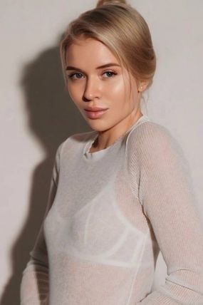 Bonnie Russian Escort in Earl's Court