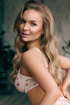 Milasha Ukrainian Escort in Gloucester Road