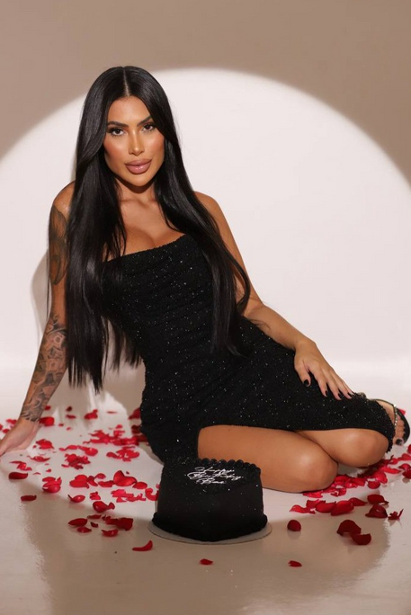 Consuela - Escort Girl in Earl's Court London