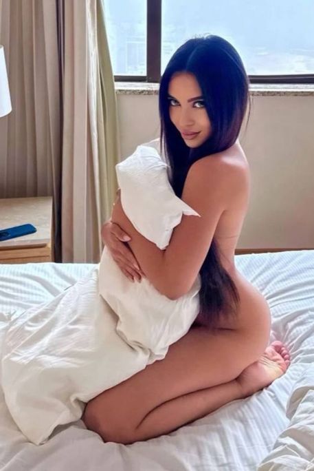 Jenny - Escort Girl in Victoria London