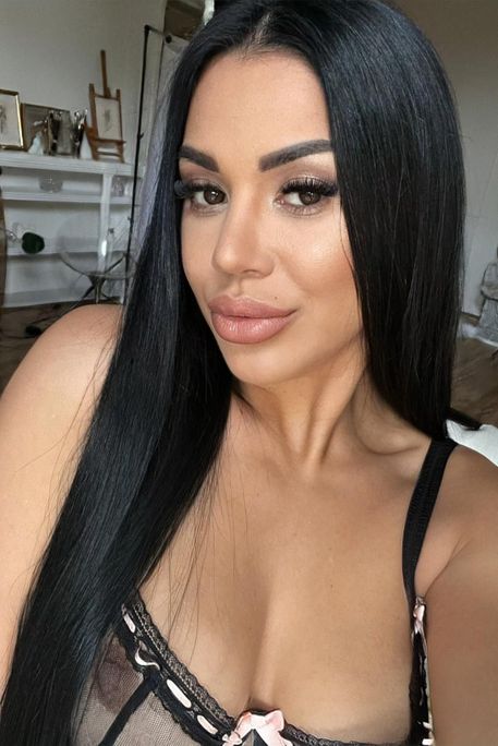 Justine - Escort Girl in Gloucester Road London