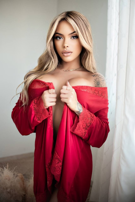 Immortal - Escort Girl in Earl's Court London