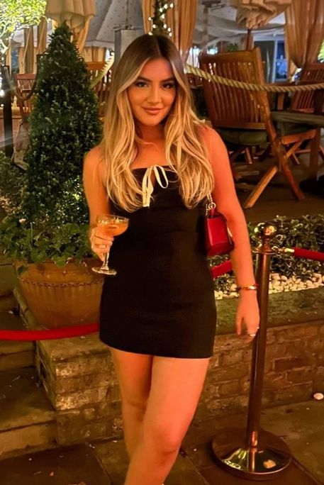 Novelli - Escort Girl in Canary Wharf London