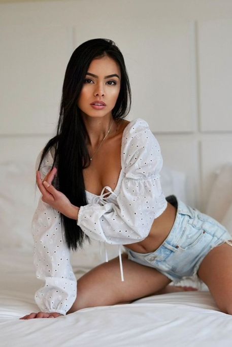 Alladina - Escort Girl in Earl's Court London