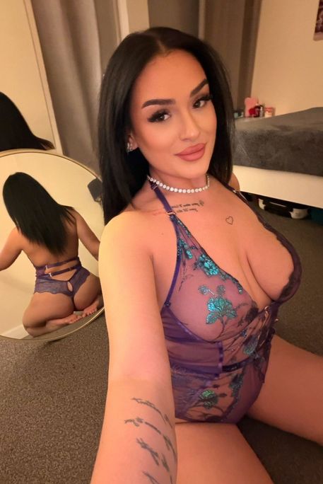 Candy - Escort Girl in Edgware Road London