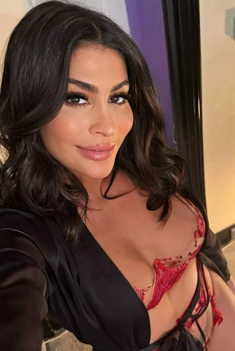 Nour - Escort Girl in South Kensington London