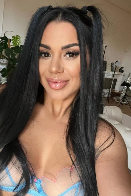 Justine - Escort Girl in Gloucester Road London