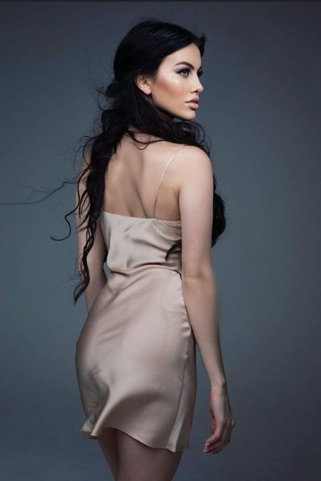 Roxanne - Escort Girl in Earl's Court London