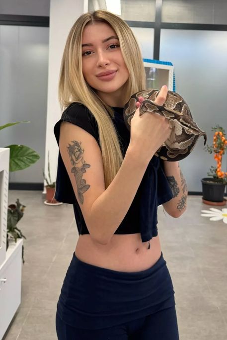 Lisamola - Escort Girl in Edgware Road London