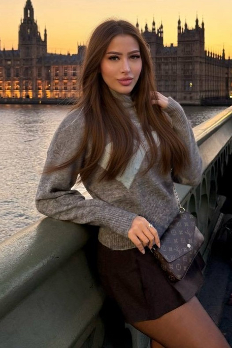 Delfa - Escort Girl in Canary Wharf London