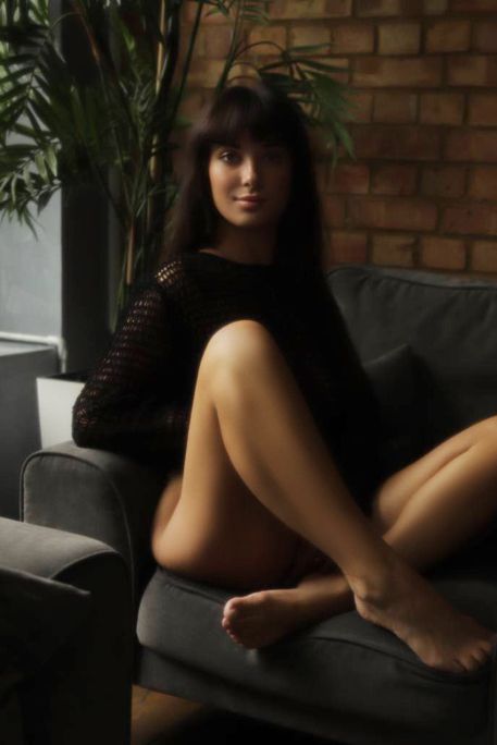 Buena - Escort Girl in Earl's Court London