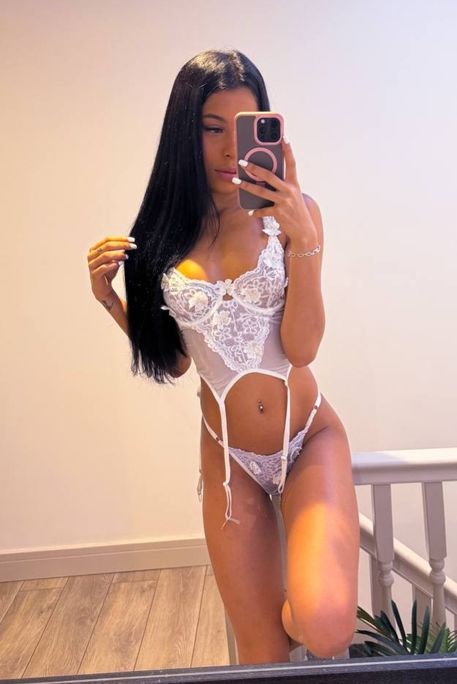 Kumquat - Escort Girl in Imperial Wharf London