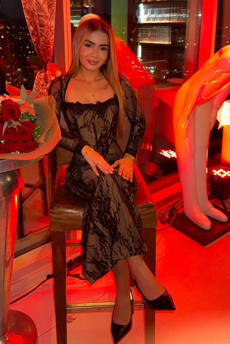 Ambiona - Escort Girl in Nine Elms London