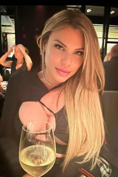 Adagio - Escort Girl in Bond Street London