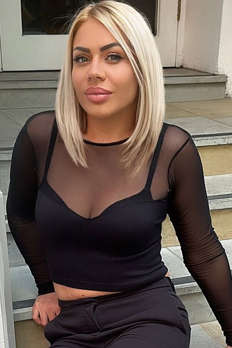 Platinum - Escort Girl in Earl's Court London