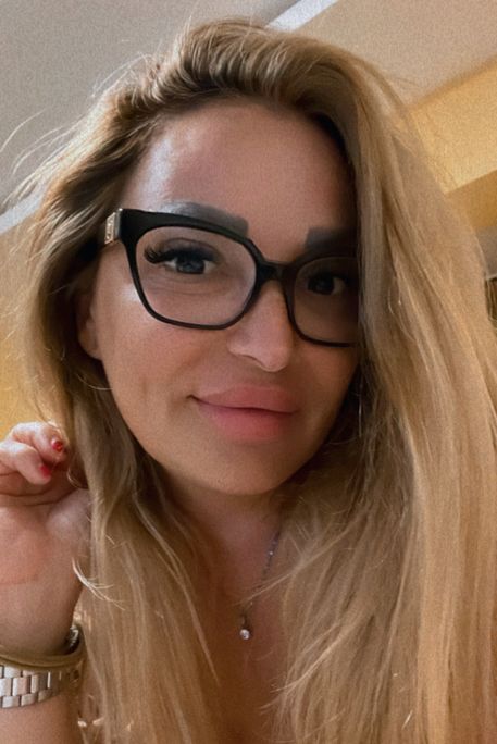 Chloe - Escort Girl in Bayswater London