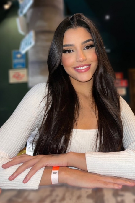 Arriva - Escort Girl in Kensington Olympia London