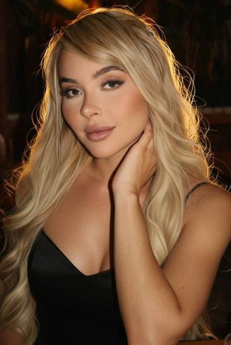 Colenia - Escort Girl in Earl's Court London