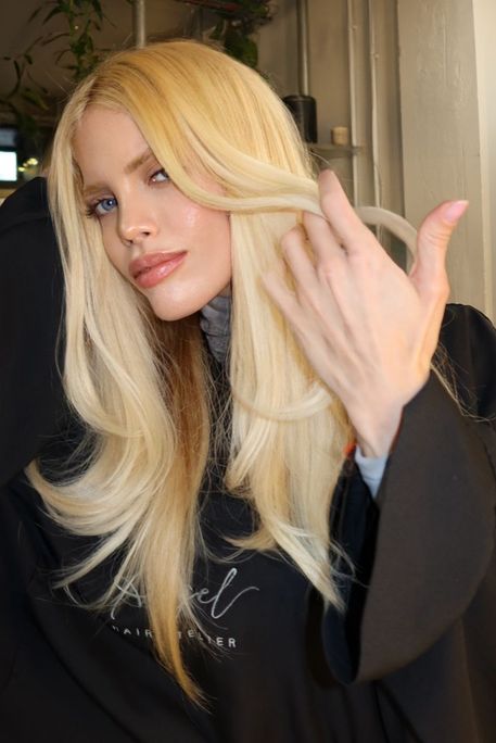 Apollo - Escort Girl in Earl's Court London