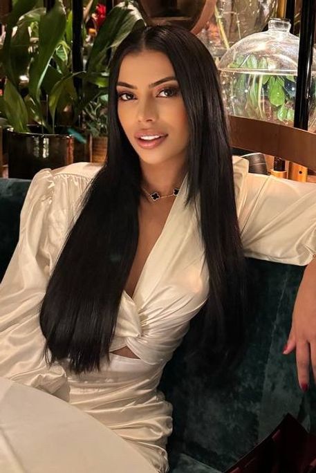 Mannu - Escort Girl in Bond Street London