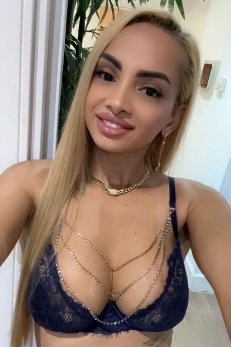 Emila - Escort Girl in Victoria London