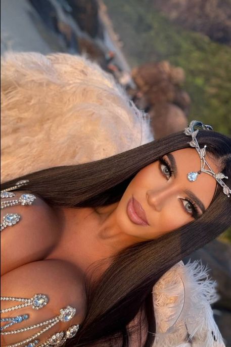 Jenny - Escort Girl in Victoria London