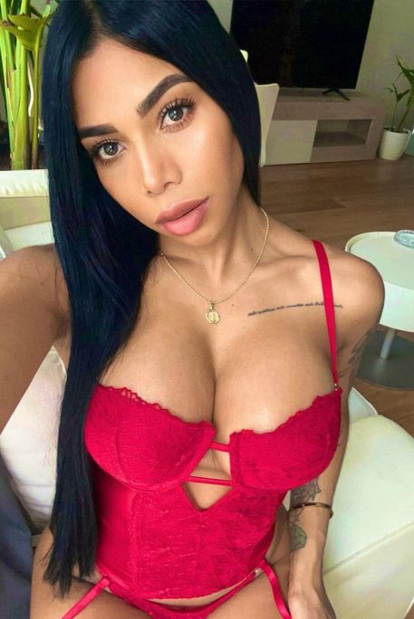 Mavvy - Escort Girl in Knightsbridge London