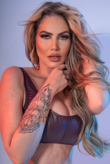 Stambra - Escort Girl in Earl's Court London