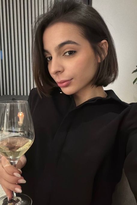 Lenta - Escort Girl in Earl's Court London