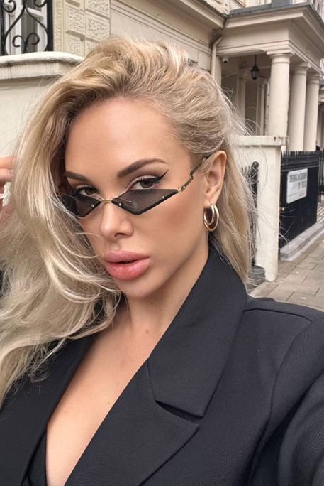 Holika - Escort Girl in Sloane Square London