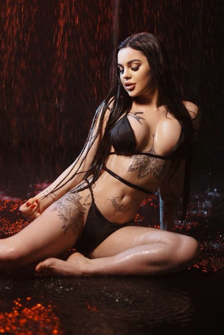 Perfetti - Escort Girl in Earl's Court London