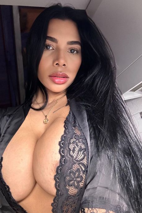 Mavvy - Escort Girl in Knightsbridge London