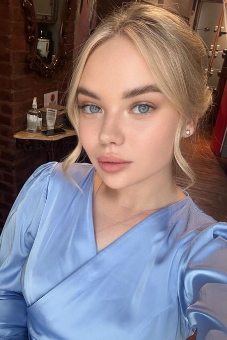 Avocado - Escort Girl in Earl's Court London