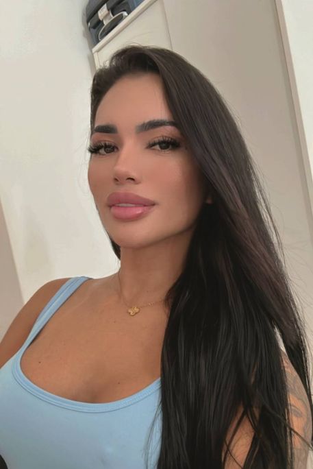 Mildred - Escort Girl in St. James's Park London