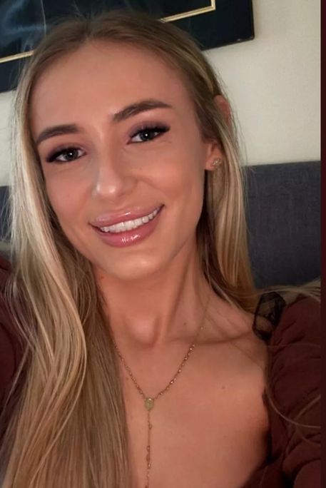 Ara - Escort Girl in South Kensington London