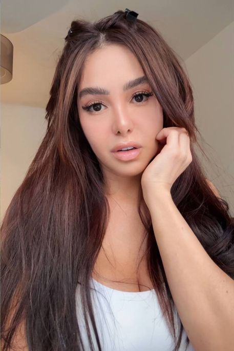 Erines - Escort Girl in Nine Elms London