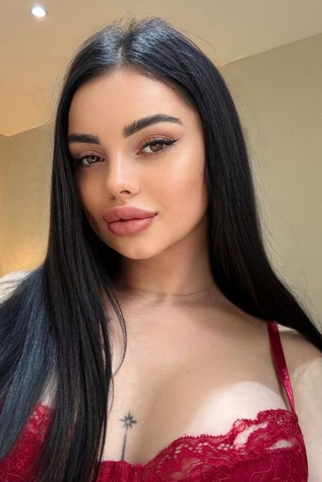 Perfetti - Escort Girl in Earl's Court London