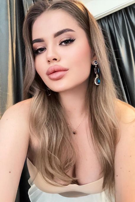 Baronessa - Escort Girl in Earl's Court London