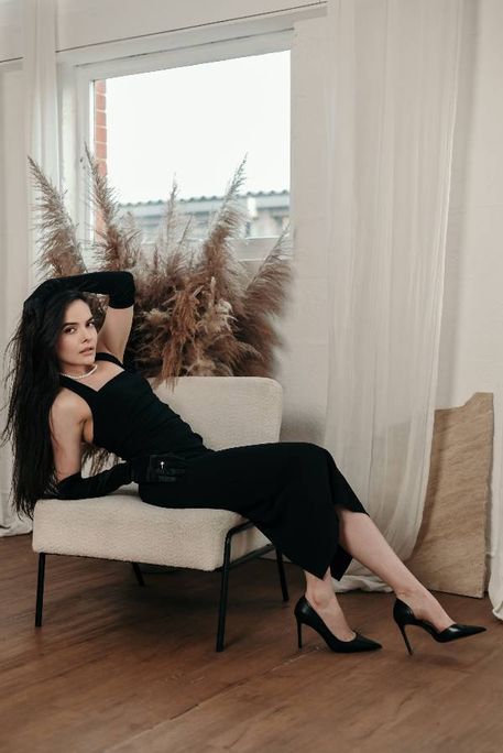 Weegee - Escort Girl in Bayswater London