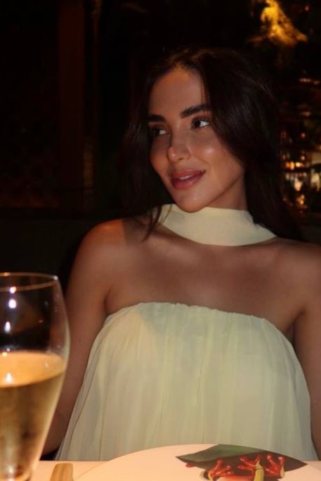 Denella - Escort Girl in Earl's Court London