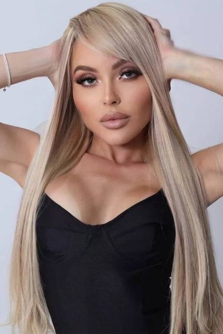 Colenia - Escort Girl in Earl's Court London