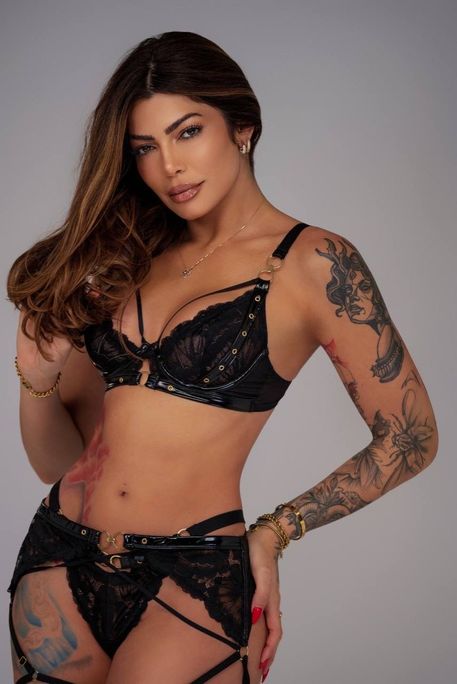 Roderica - Escort Girl in Canary Wharf London