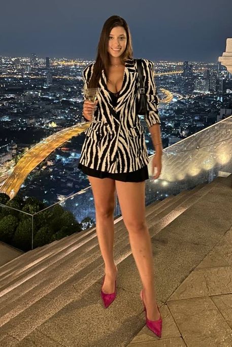 Fallyn - Escort Girl in Piccadilly Circus London
