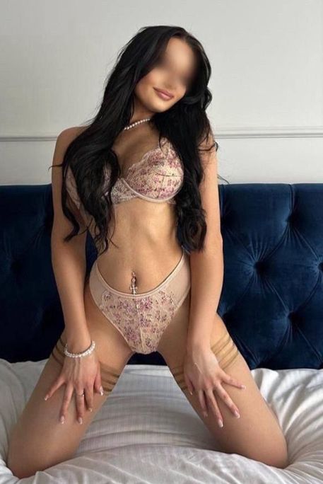 Babi - Escort Girl in Earl's Court London