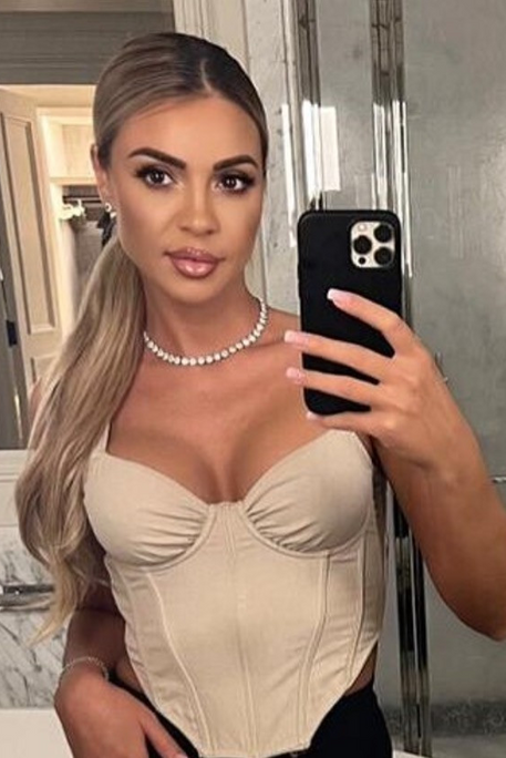 Annaisa - Escort Girl in Gloucester Road London