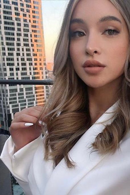 Hora - Escort Girl in Earl's Court London